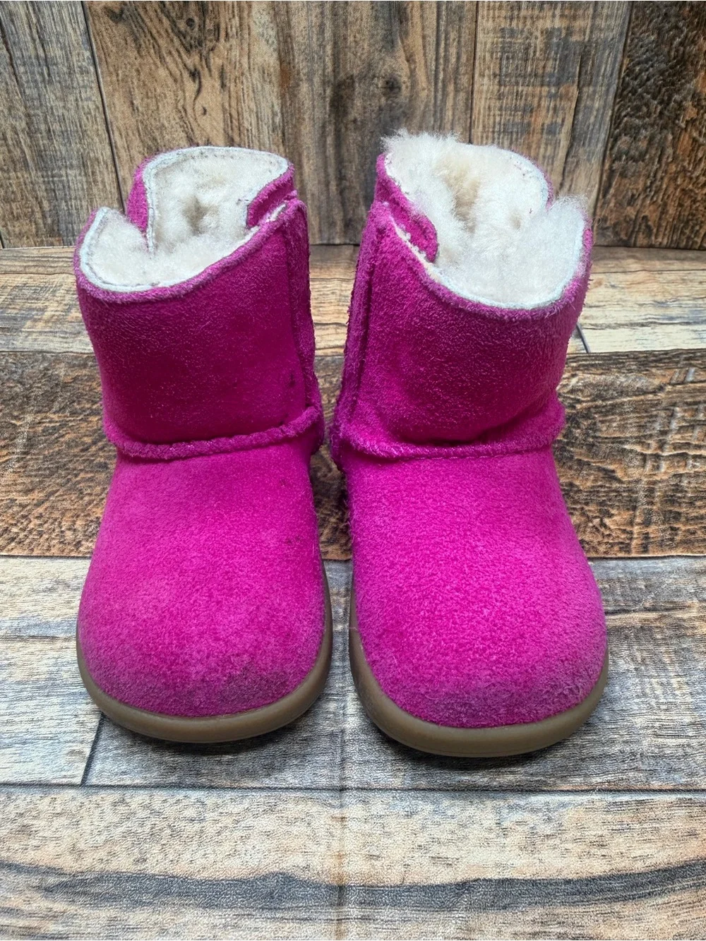 UGG Infant Keelan II Suede Boots in Vibrant Pink US Size 2/3 10960891